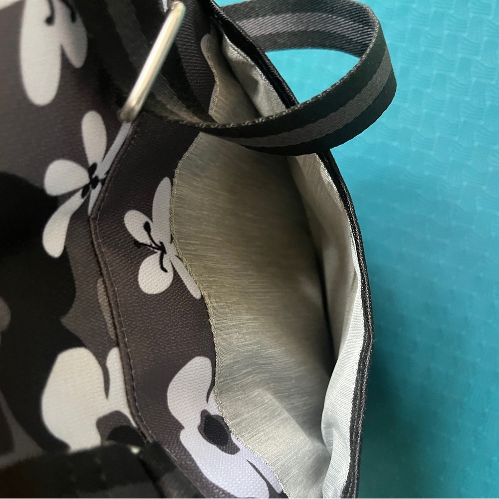 Sherpani Black and Gray Floral Crossbody Bag - Picture 6 of 12